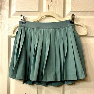 Lululemon Mint green active skirt